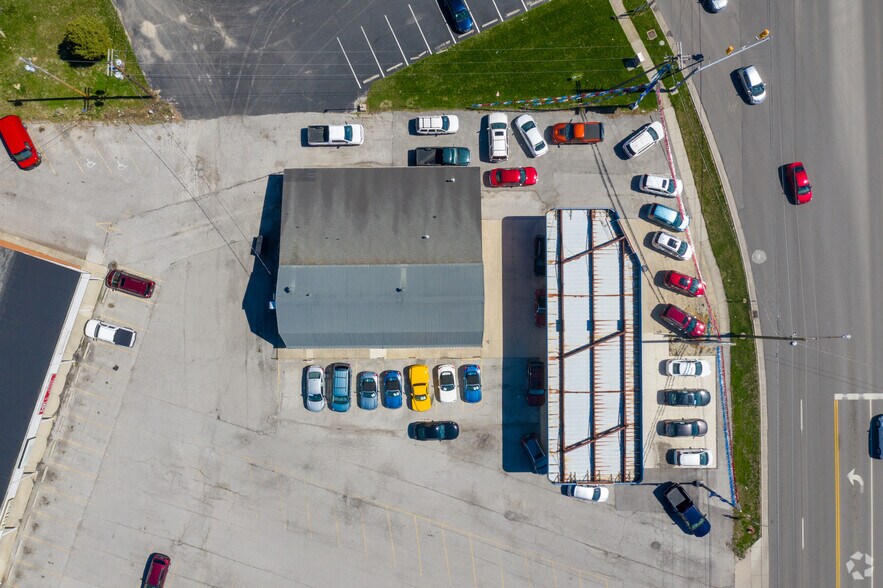 1058 Fostoria Ave, Findlay, OH à vendre - Photo du bâtiment - Image 3 de 3