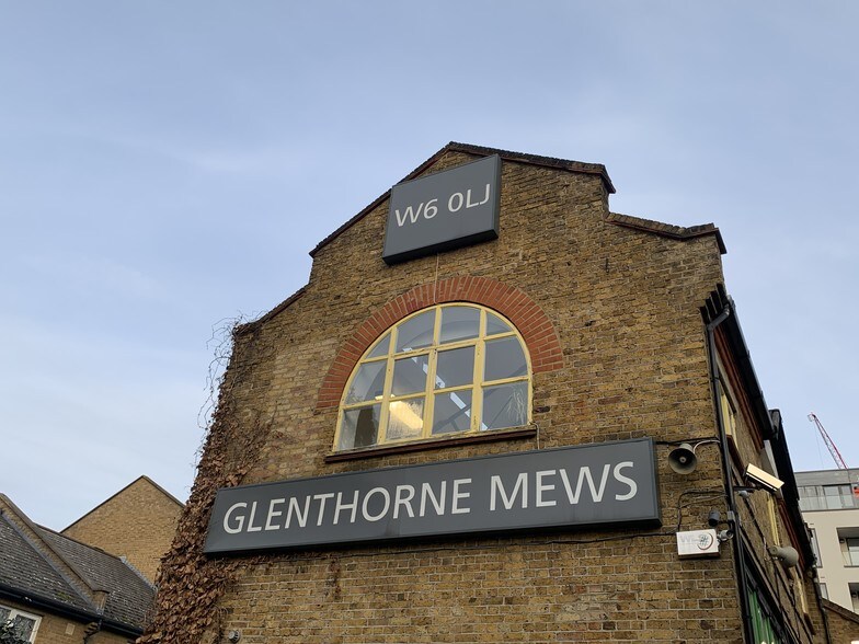 7 Glenthorne Mews, Londres à louer - Photo du bâtiment - Image 3 de 5