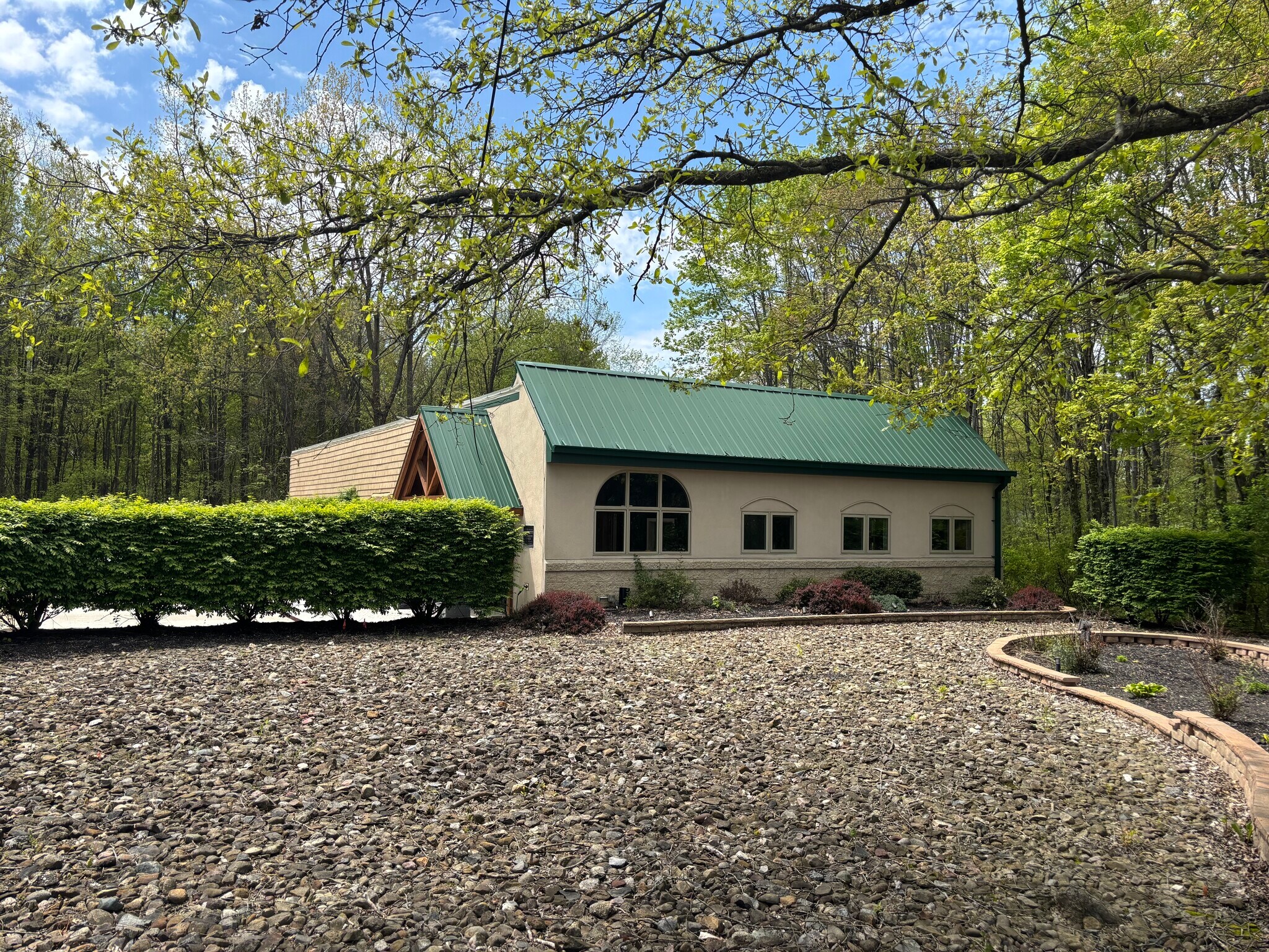 7984 Olde 8 Rd, Northfield, OH à vendre Photo du bâtiment- Image 1 de 14