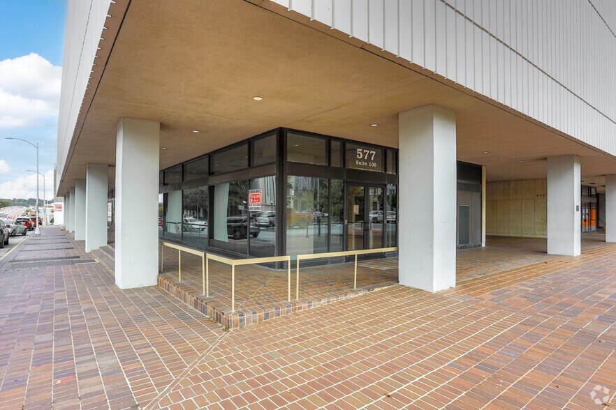 577 Mulberry St, Macon-Bibb, GA à louer - Photo du bâtiment - Image 3 de 8