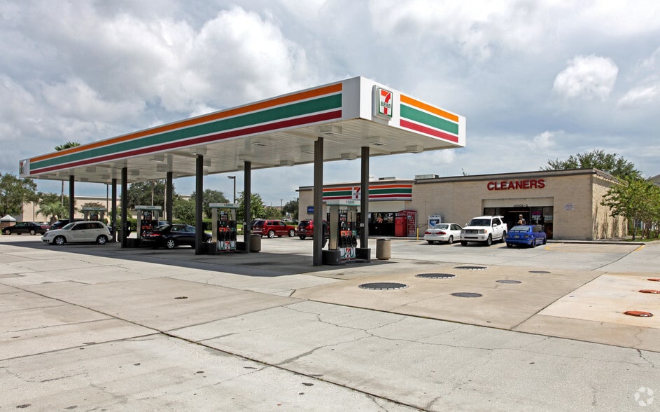 13902 Egret Tower Dr, Orlando, FL for lease - Primary Photo - Image 1 of 7
