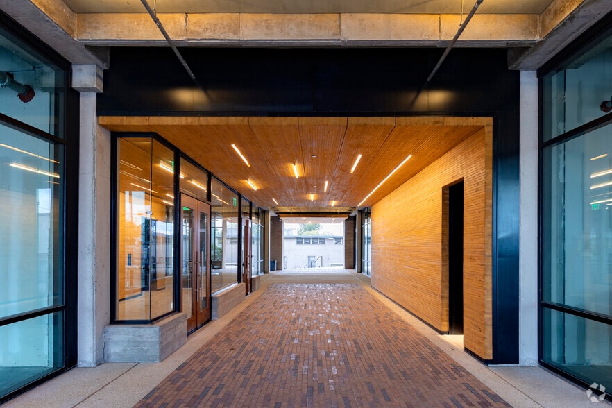 711 Broadway St, San Antonio, TX à louer - Photo intérieure - Image 3 de 53