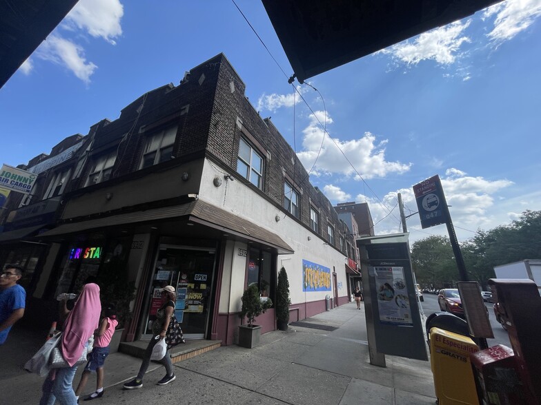 6902 Roosevelt Ave, Flushing, NY for sale - Building Photo - Image 3 of 5