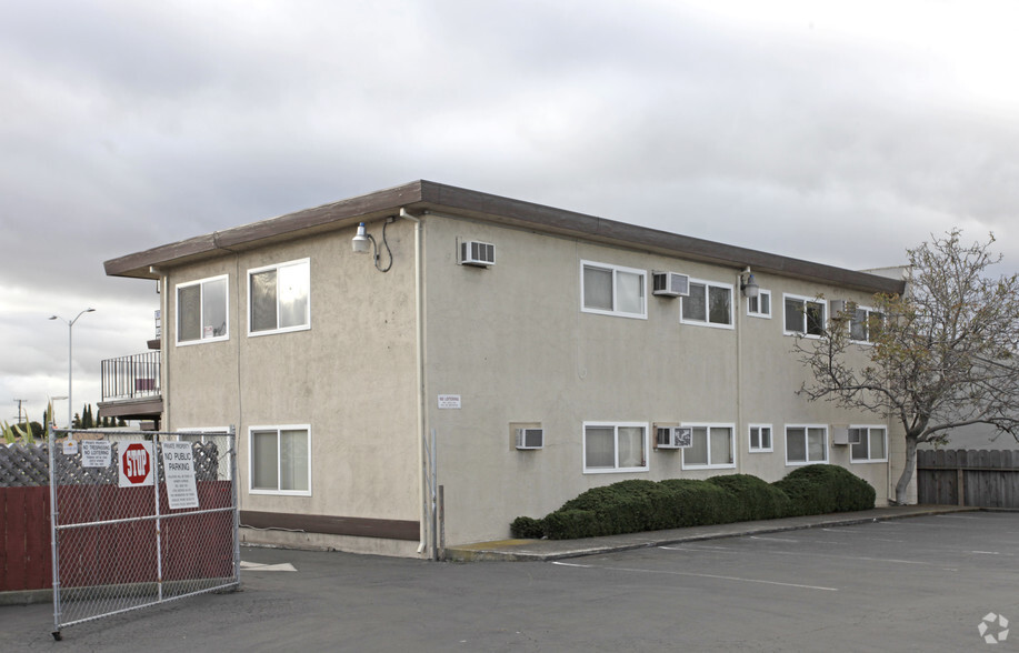 384 Jackson St, Hayward, CA for lease - Building Photo - Image 2 of 2