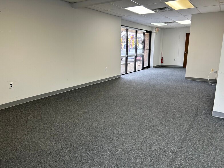 7905 Browning Rd, Pennsauken, NJ à louer - Photo du bâtiment - Image 2 de 11