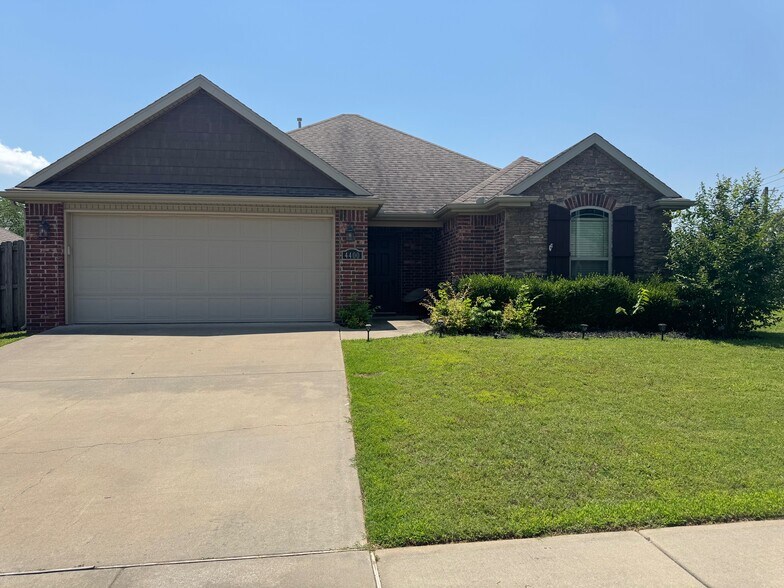 4400 W Langmead Dr, Rogers, AR à vendre - Photo principale - Image 1 de 1