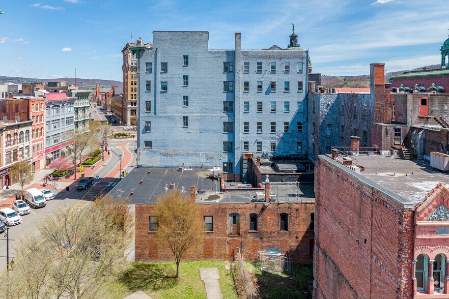 84 Court St, Binghamton, NY à vendre - Photo du bâtiment - Image 3 de 4