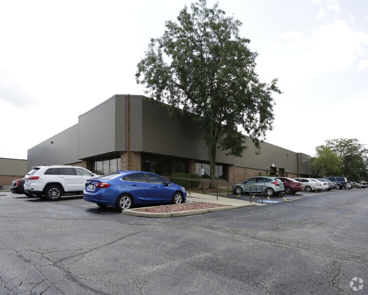 1201-1225 Naperville Dr, Romeoville, IL for lease - Building Photo - Image 1 of 3