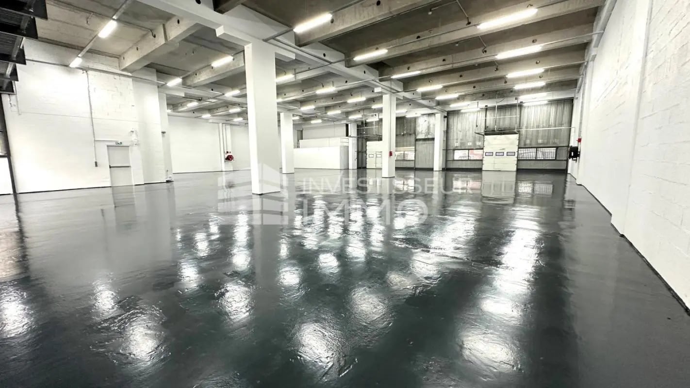 Flex in Pantin for lease Interior Photo- Image 1 of 4