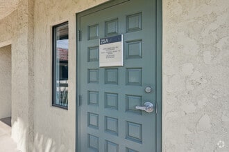 24953 Paseo De Valencia, Laguna Hills, CA à louer Photo intérieure- Image 2 de 11