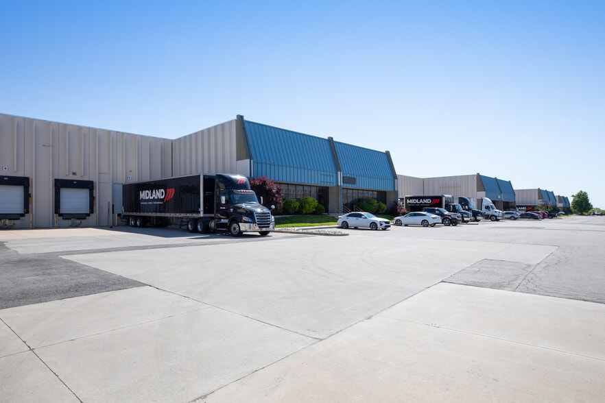 14401-14529 W 100th St, Lenexa, KS for lease - Building Photo - Image 3 of 10