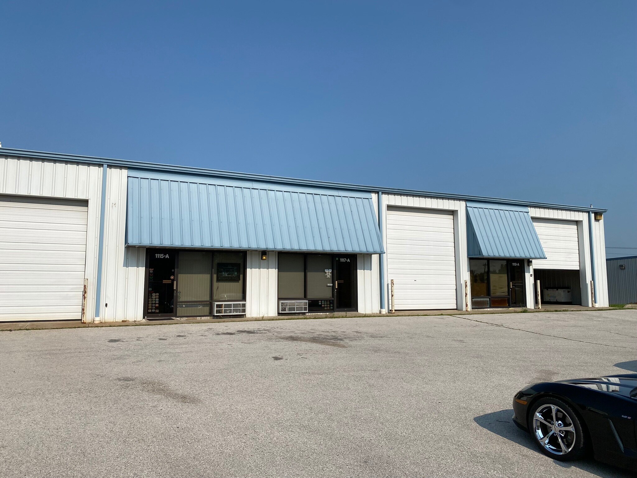 1111-1119 Falconcrest Ct, Nixa, MO for lease Primary Photo- Image 1 of 11