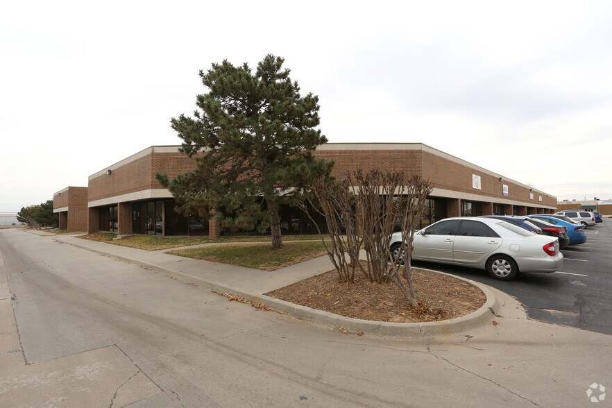 4141-4149 Highline Blvd, Oklahoma City, OK à louer - Photo du bâtiment - Image 2 de 3
