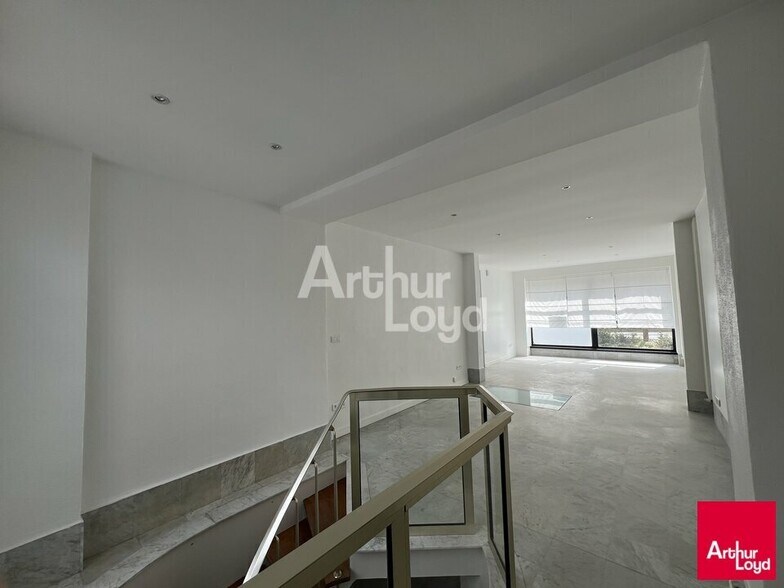 Office in Rennes for lease - Interior Photo - Image 3 of 6
