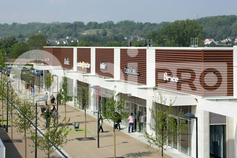 Retail in Soissons for lease Building Photo- Image 1 of 5