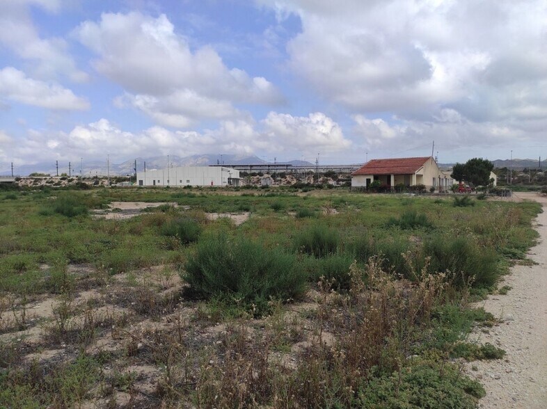 Land in Elche for sale - Building Photo - Image 1 of 21