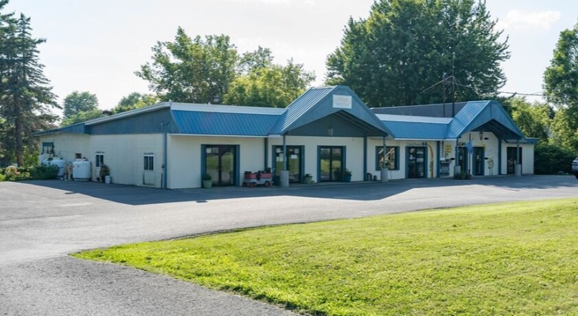 718-728 James St, Clayton, NY à vendre - Photo du bâtiment - Image 2 de 34