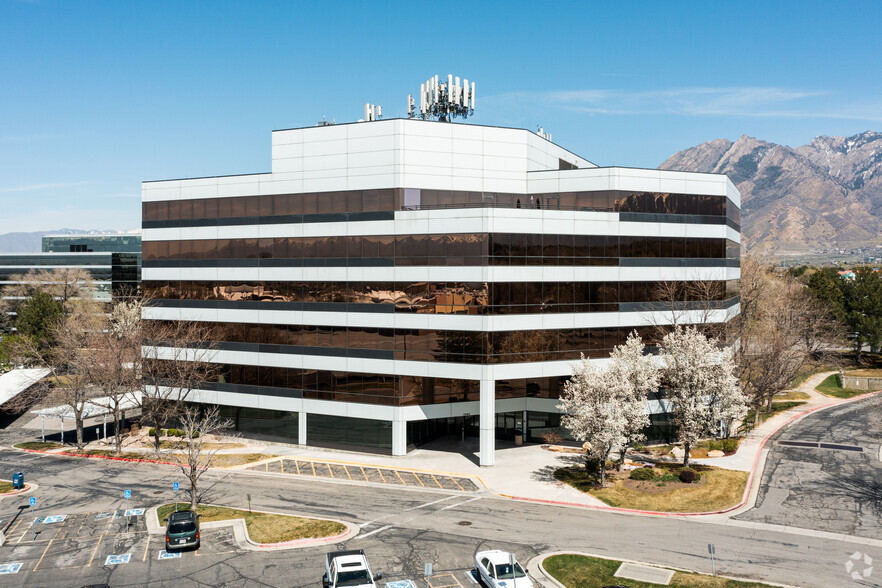 7090 S Union Park Ctr, Midvale, UT for lease - Primary Photo - Image 1 of 12