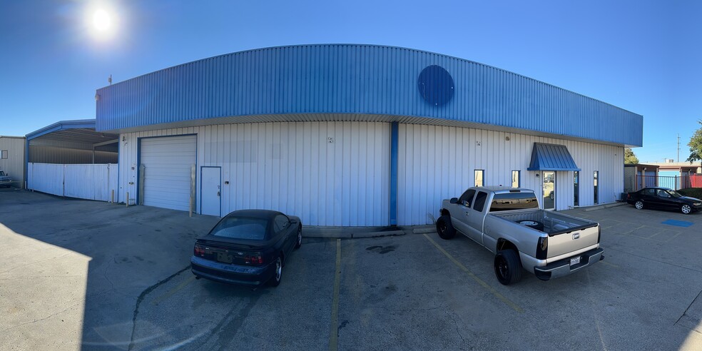 5201 Grisham Dr, Rowlett, TX for lease - Building Photo - Image 2 of 14