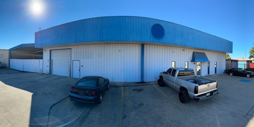 5201 Grisham Dr, Rowlett, TX à louer - Photo du bâtiment - Image 2 de 14