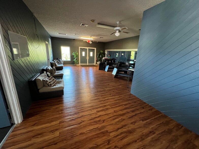 8836 US Highway 19, Port Richey, FL for lease - Interior Photo - Image 3 of 6