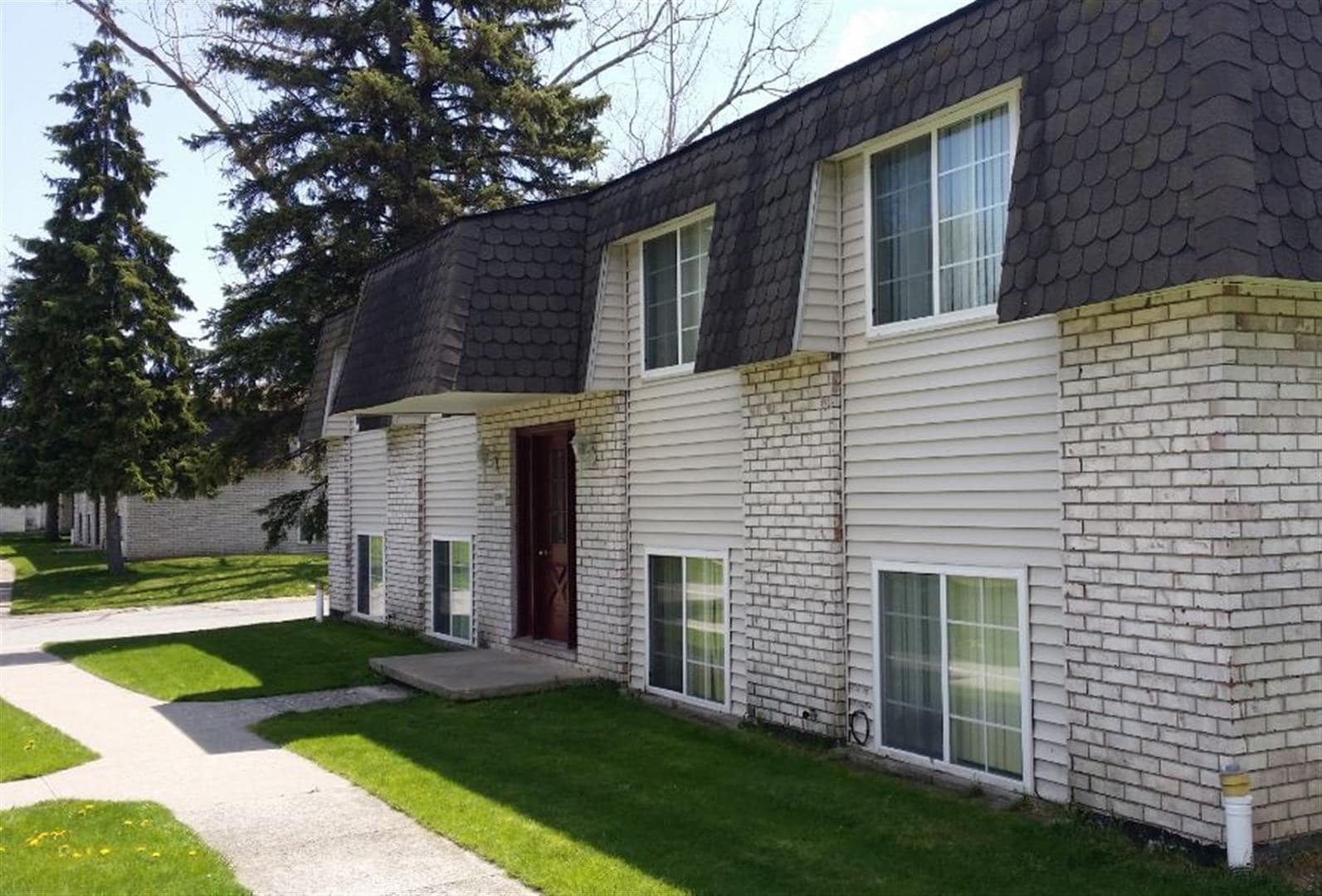 2163 N Center Rd, Saginaw, MI for sale Primary Photo- Image 1 of 9