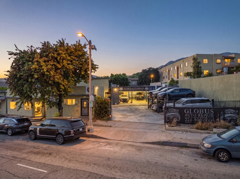7151-7157 Foothill Blvd, Tujunga, CA à vendre - Photo du bâtiment - Image 3 de 52