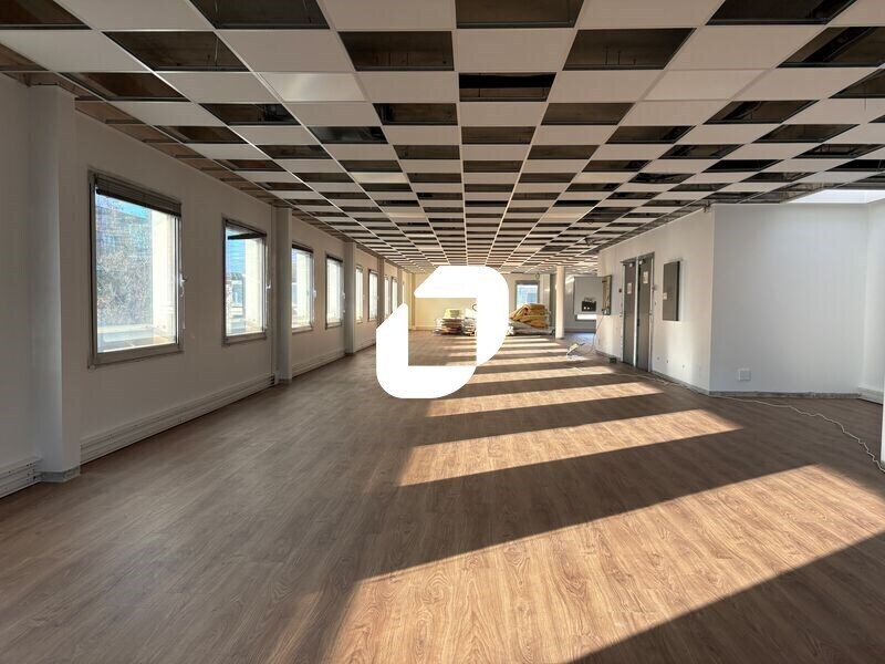 11 Rue Edison, Bron for lease Interior Photo- Image 1 of 8
