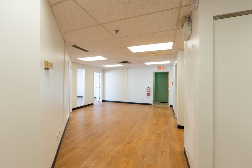 8552-8678 Boul Pie-IX, Montréal, QC for lease - Interior Photo - Image 3 of 29