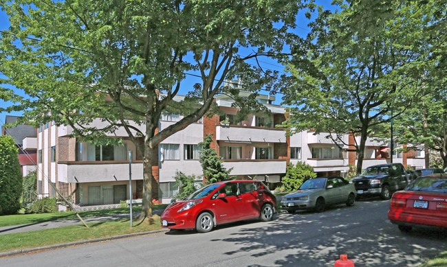 Plus de détails pour 11 E 11th Ave, Vancouver, BC - Multi-résidentiel à vendre