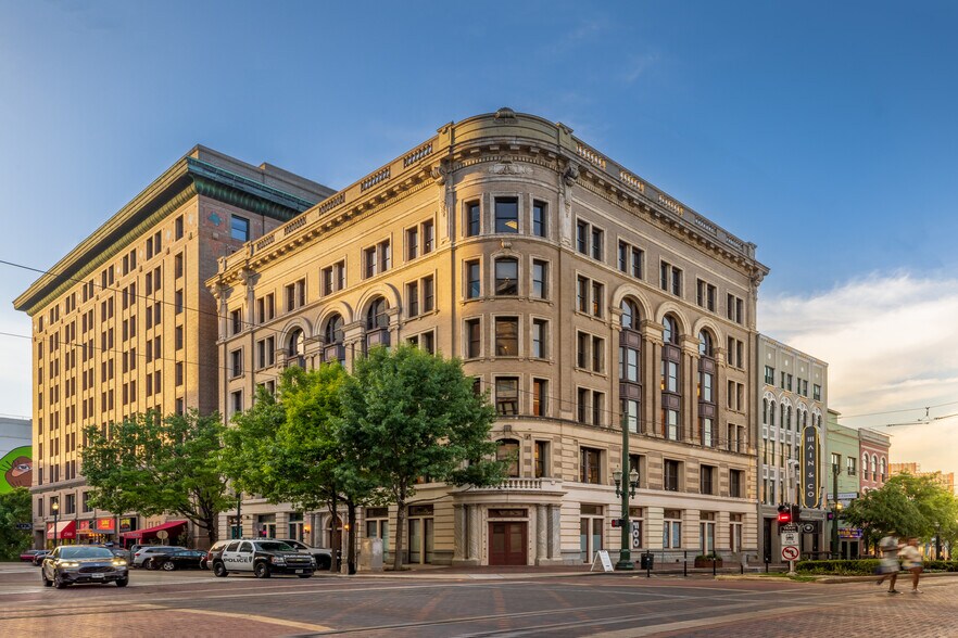 917 Franklin St, Houston, TX à louer - Photo du bâtiment - Image 2 de 11