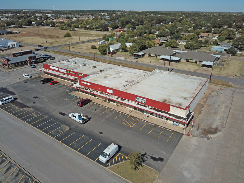 400 W Park Ave, Iowa Park, TX for sale - Building Photo - Image 1 of 1