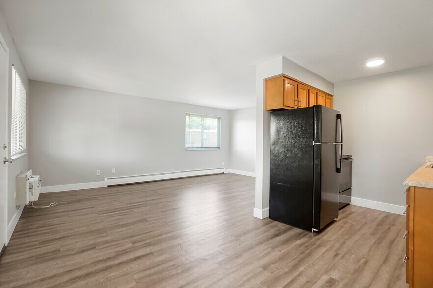 Redwood and Copperwood Apartments portefeuille de 2 propriétés à vendre sur LoopNet.ca - Photo du bâtiment - Image 3 de 15