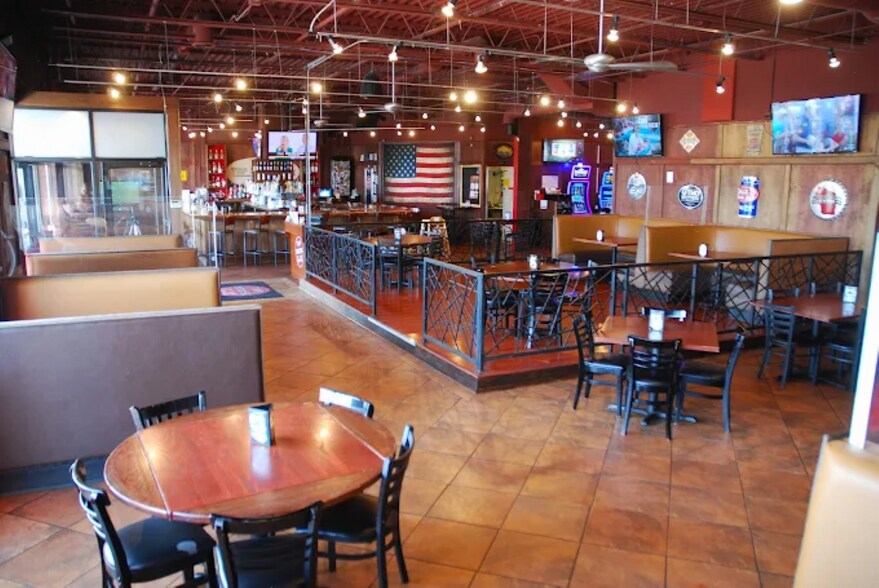 3341 W Main St, St Charles, IL à louer - Photo intérieure - Image 3 de 6