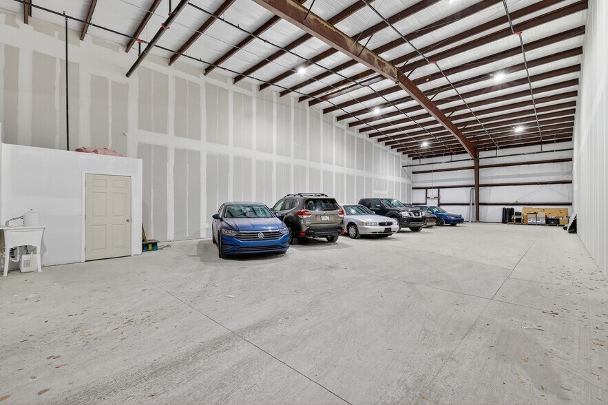 418-430 Clay Drain Rd, Wildwood, FL à louer - Photo intérieure - Image 3 de 4