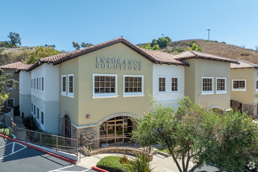 33302 Valle Rd, San Juan Capistrano, CA à louer - Photo du bâtiment - Image 3 de 9
