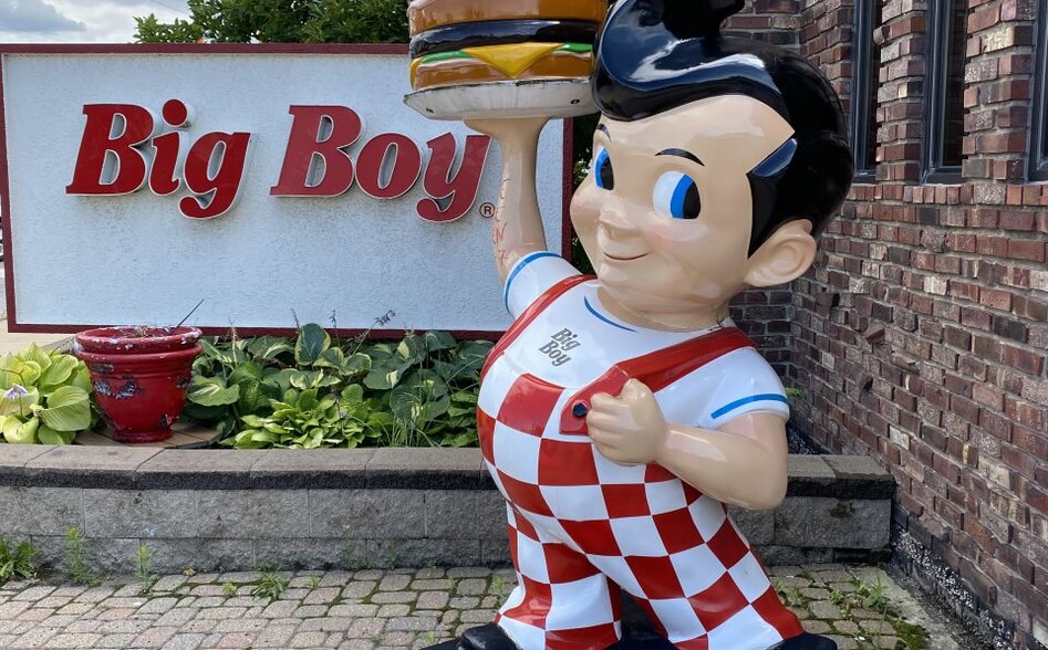 11432 S Saginaw St, Grand Blanc, MI for sale - Primary Photo - Image 2 of 3