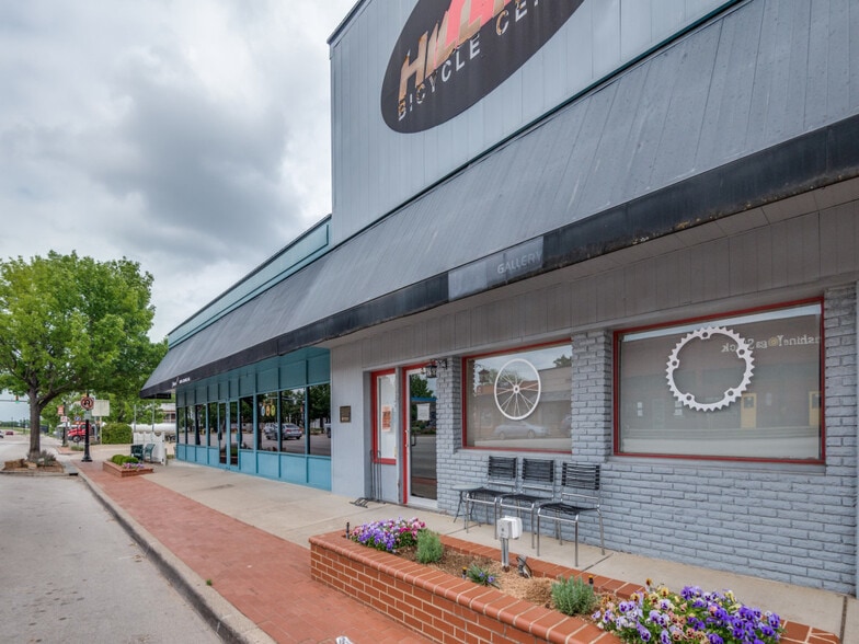 130 N Main St, Mansfield, TX for sale - Building Photo - Image 3 of 62