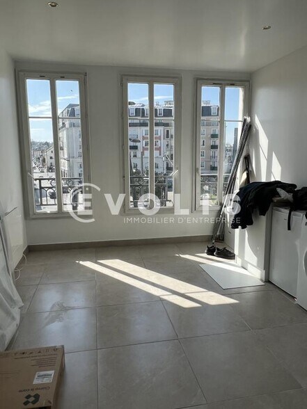 Office in Les Pavillons Sous Bois for lease - Interior Photo - Image 3 of 5