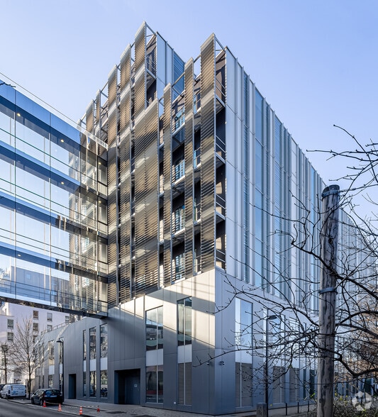 Office in Paris for lease - Building Photo - Image 3 of 5