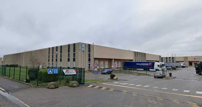 Flex dans Corbas à louer - Photo du bâtiment - Image 3 de 4