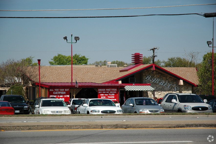 8949 Garland Rd, Dallas, TX for lease - Building Photo - Image 2 of 3