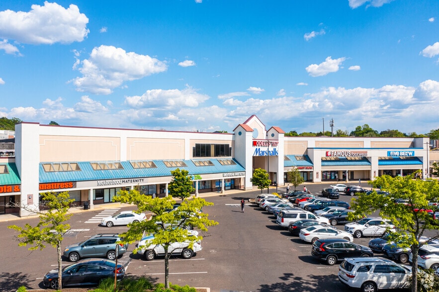 102 Park Ave, Willow Grove, PA for lease - Primary Photo - Image 1 of 20