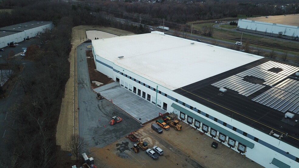 2344 Route 130, South Brunswick, NJ à louer - Photo du bâtiment - Image 1 de 4