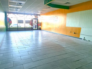 4101-4191 Tates Creek Centre Dr, Lexington, KY à louer Photo intérieure- Image 2 de 5