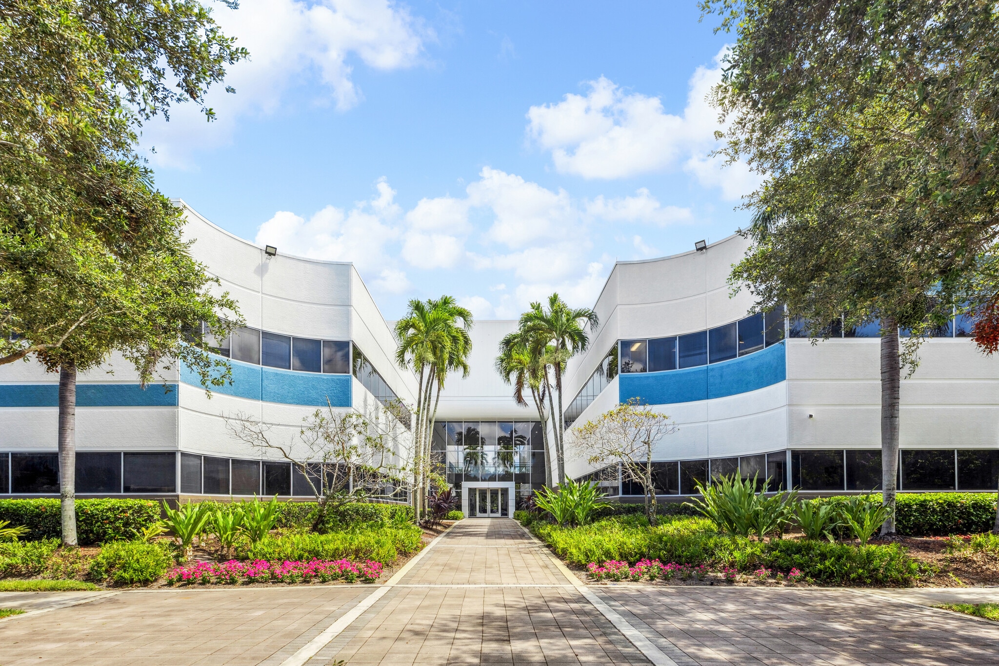 901 Yamato Rd, Boca Raton, FL for lease Primary Photo- Image 1 of 8