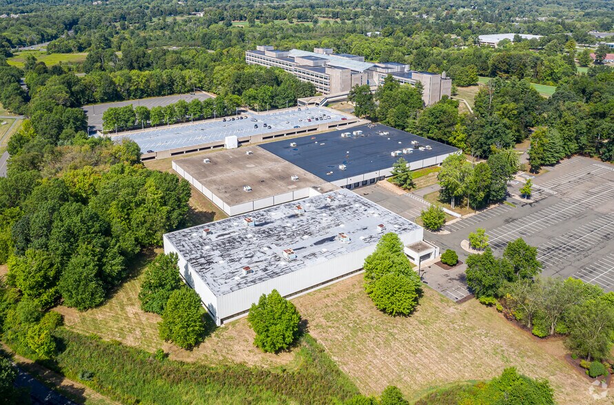 1300 Hall Blvd, Bloomfield, CT à vendre - Aérien - Image 3 de 13