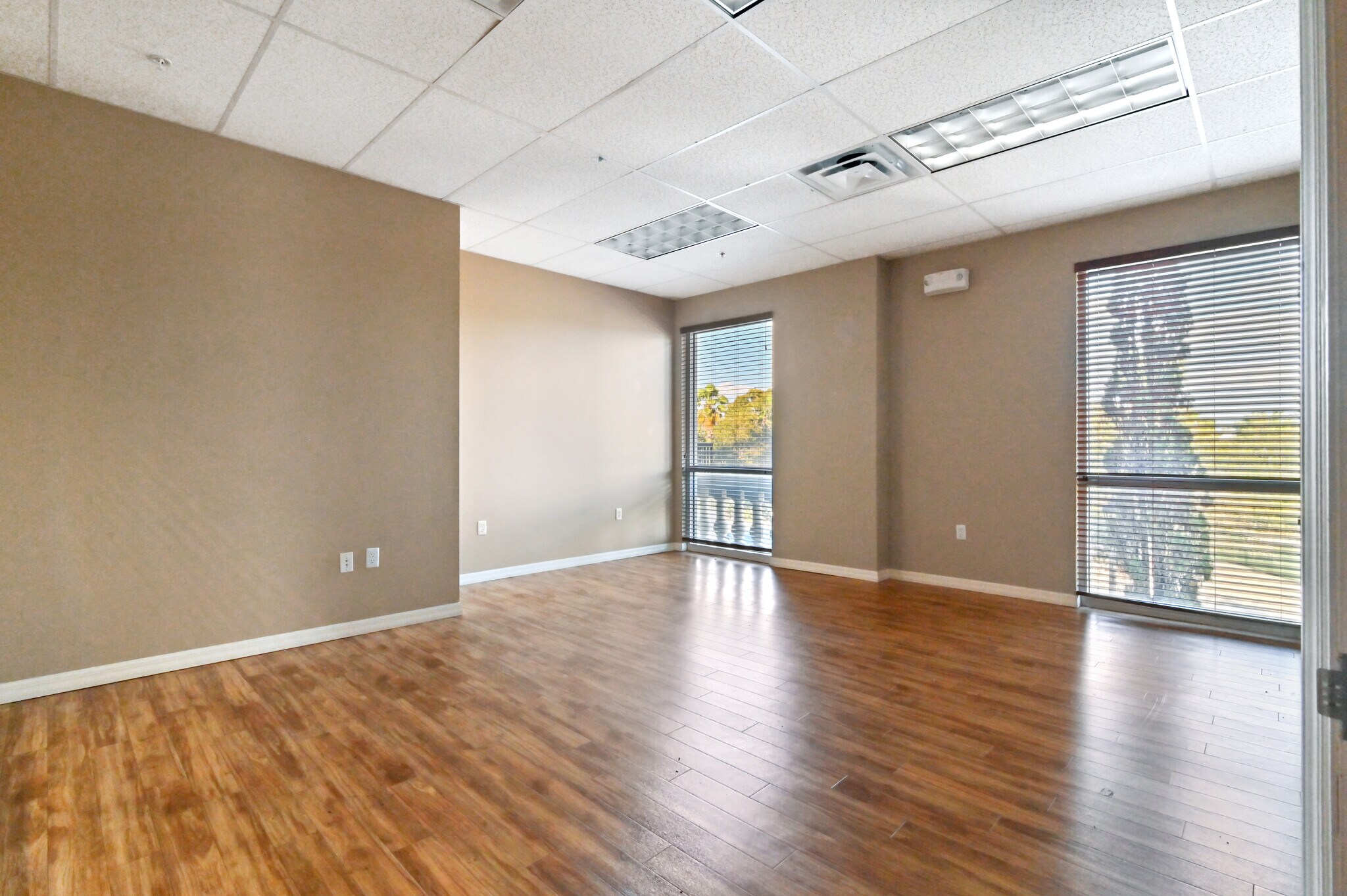 4848 Coconut Creek Pky, Coconut Creek, FL à louer Photo intérieure- Image 1 de 10