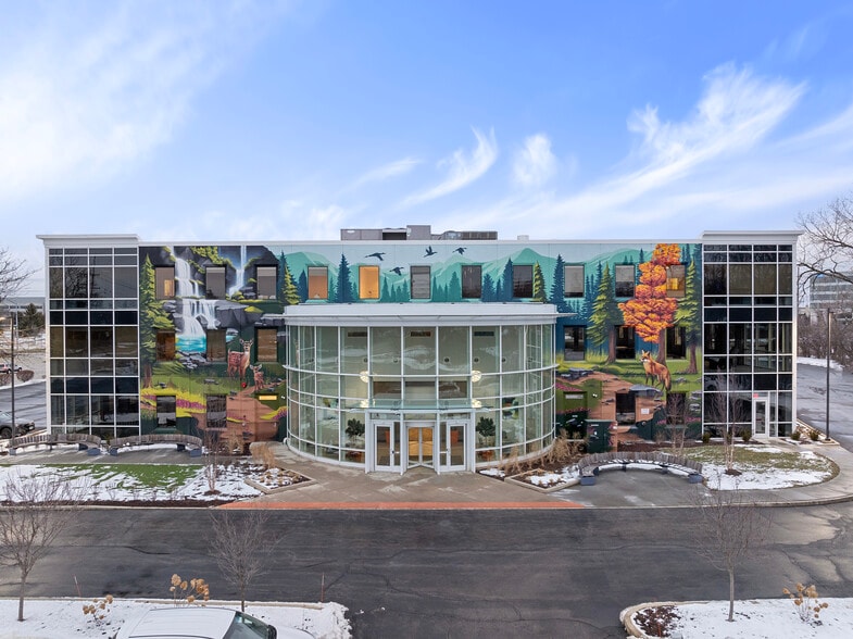 4201 Lake Cook Rd, Northbrook, IL for lease - Building Photo - Image 1 of 17