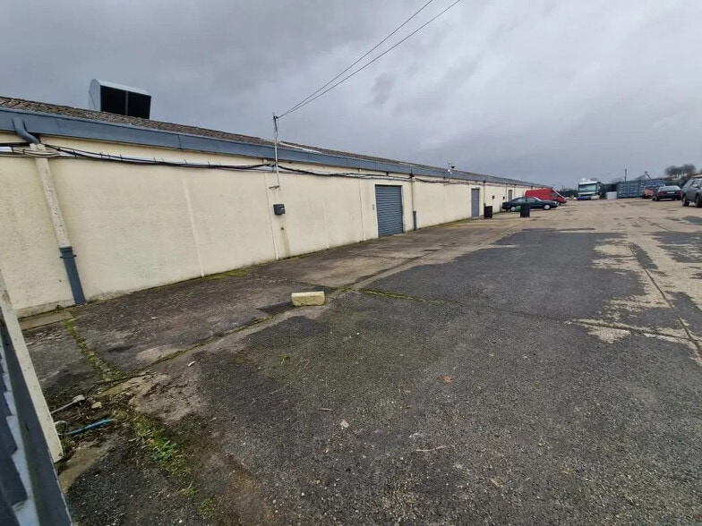 Industrial in Hérouville-en-Vexin for sale - Building Photo - Image 2 of 9